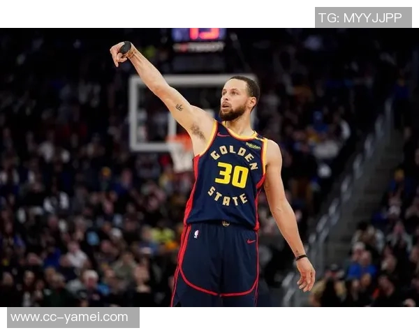 邓利维谈库明加续约事件称训练营内未见任何影响 邓利维谈库明加续约事件称训练营内未见任何影响